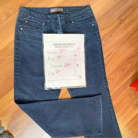 Reitmans - Women's Blue Jeans - straight leg - Size 10 Petites - Picture 8 of 8
